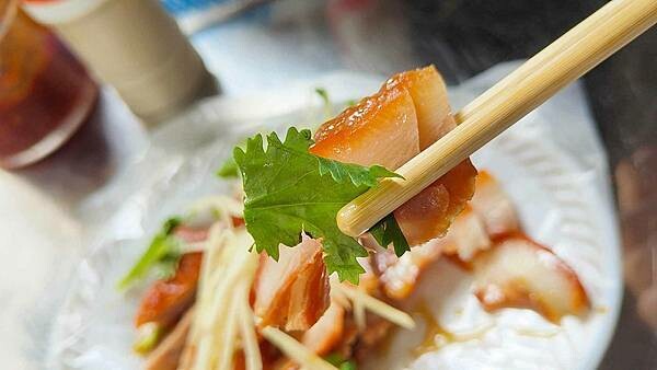 南山路4巷巷口麵攤｜沒有店名沒有招牌，排隊人潮卻從來沒停過的路邊攤小吃店