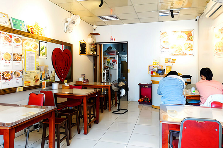 /tmp/phpqNQG5W /tmp/phpqNQG5W