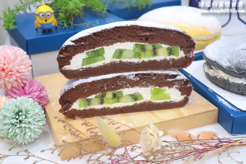 台中超好吃波士頓派，超強爆料甜點超像巨大馬卡龍有夠可愛，彌月蛋糕65折超划算