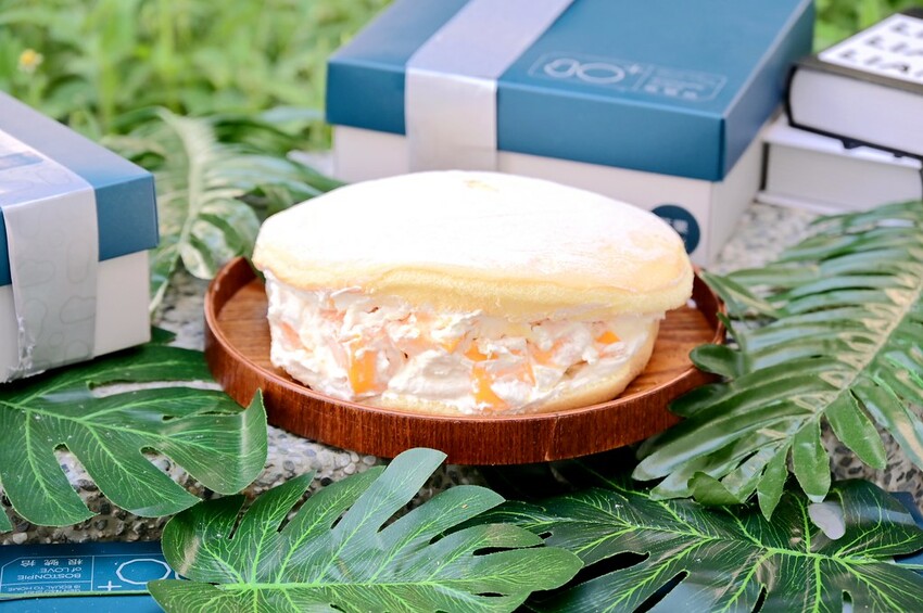 台中新開幕彌月蛋糕只要65折超划算 芒果時光新鮮芒果多又大塊 時尚黑芋泥必吃/根號拾手作波士頓派