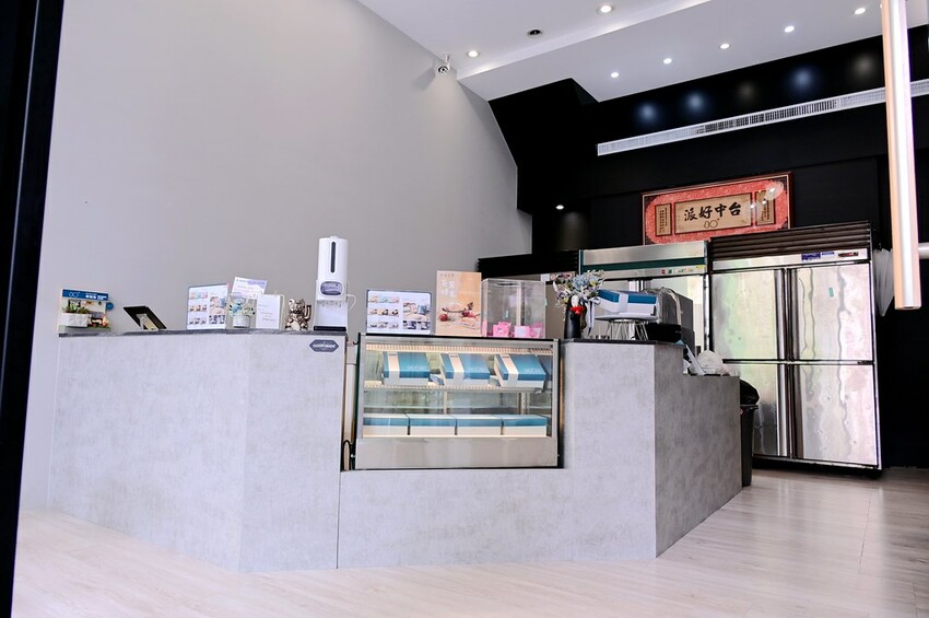 台中新開幕彌月蛋糕只要65折超划算 芒果時光新鮮芒果多又大塊 時尚黑芋泥必吃/根號拾手作波士頓派