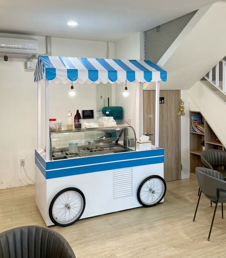 【新竹美食】北台灣也吃得到鹼粽冰啦！就在竹北『小厭世冰菓室』，沾點紅糖更對味！手工黑糖粉粿，軟Q有嚼勁，黑糖香氣四溢！炎炎夏日來一碗鹼粽冰清涼又消暑，同時還有飽足感～ - 阿華田的美食日記