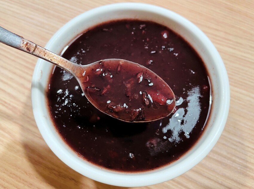 【追樂祕式泰鍋物 板橋重慶店】火鍋第一品牌-最狂排隊名店，湯頭『泰』正點了！最強「祕式泰式冬陰功」＋酸爽甘甜「椰子雞」水嫩椰肉讓人驚喜！