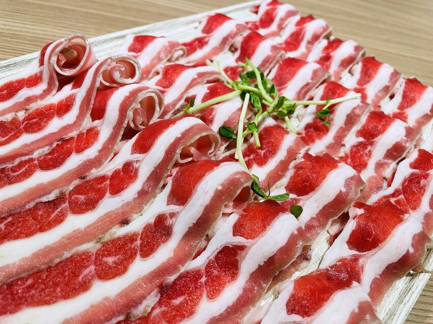 【追樂祕式泰鍋物 板橋重慶店】火鍋第一品牌-最狂排隊名店，湯頭『泰』正點了！最強「祕式泰式冬陰功」＋酸爽甘甜「椰子雞」水嫩椰肉讓人驚喜！