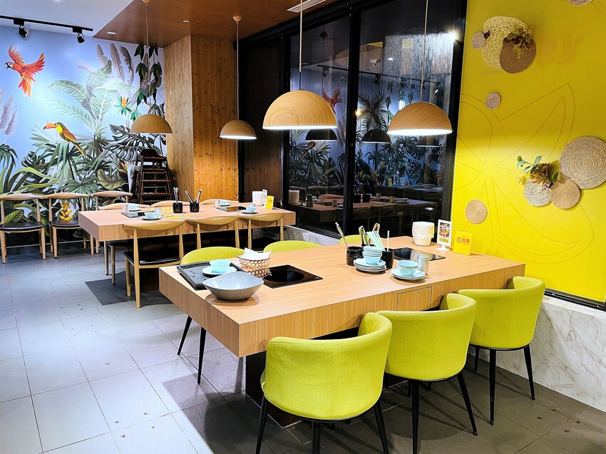 【追樂祕式泰鍋物 板橋重慶店】火鍋第一品牌-最狂排隊名店，湯頭『泰』正點了！最強「祕式泰式冬陰功」＋酸爽甘甜「椰子雞」水嫩椰肉讓人驚喜！