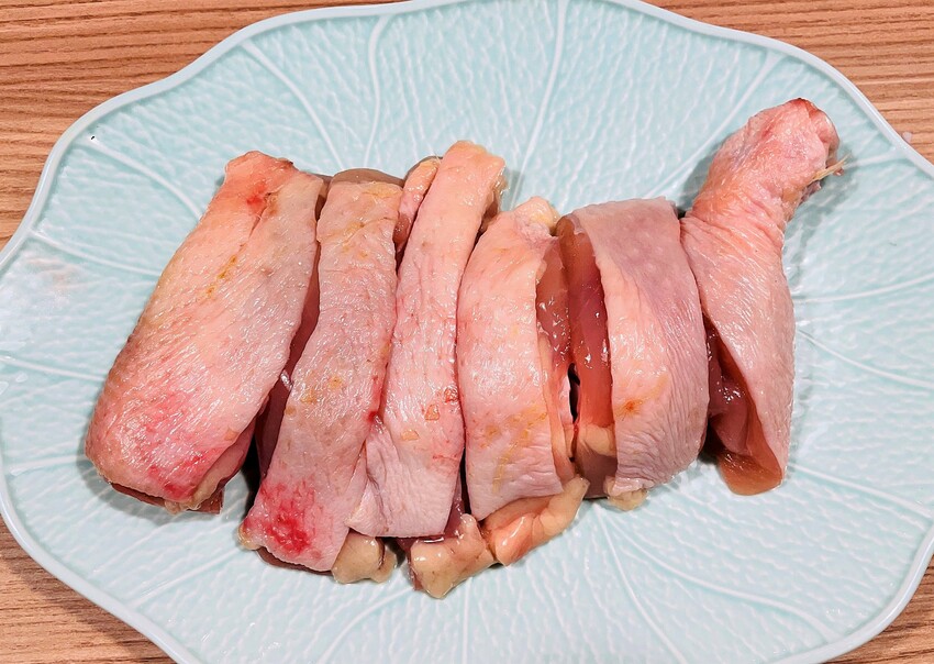 【追樂祕式泰鍋物 板橋重慶店】火鍋第一品牌-最狂排隊名店，湯頭『泰』正點了！最強「祕式泰式冬陰功」＋酸爽甘甜「椰子雞」水嫩椰肉讓人驚喜！