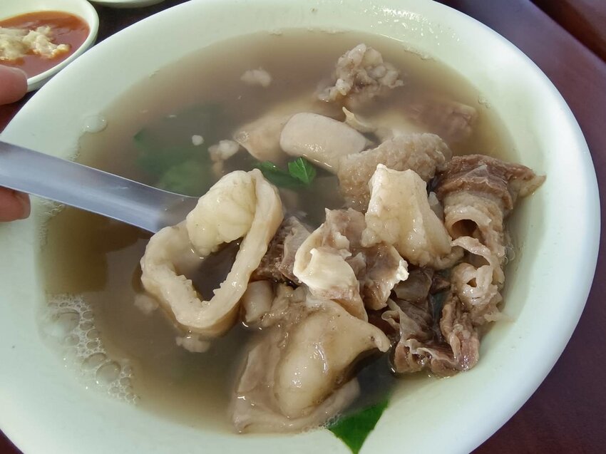 【屏東.恆春】牛庄牛肉湯+牛雜湯。寵物友善。超推牛雜湯!湯頭超棒超好喝料超多