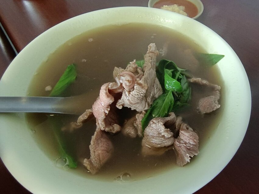 【屏東.恆春】牛庄牛肉湯+牛雜湯。寵物友善。超推牛雜湯!湯頭超棒超好喝料超多