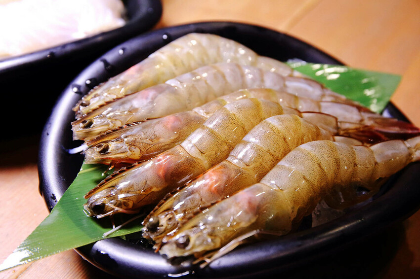 肉多多最強的不只肉蛋糕？火鍋控必點2大鍋物！70多種自助吧吃