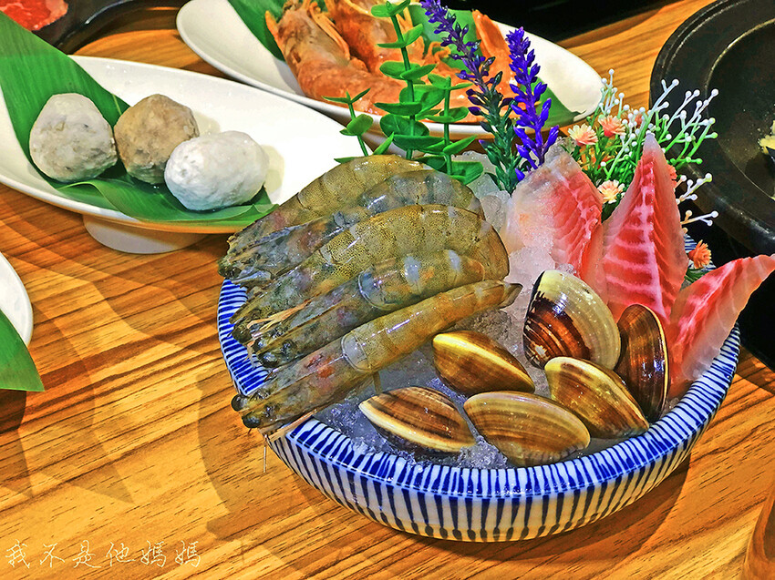 林口金食堂書店,國賓昕境廣場美食,林口爆炒小火鍋,林口石頭火鍋,林口火鍋吃到飽,林口文化三路火鍋,林口文化三路美食,林口宵夜,黃景龍主廚