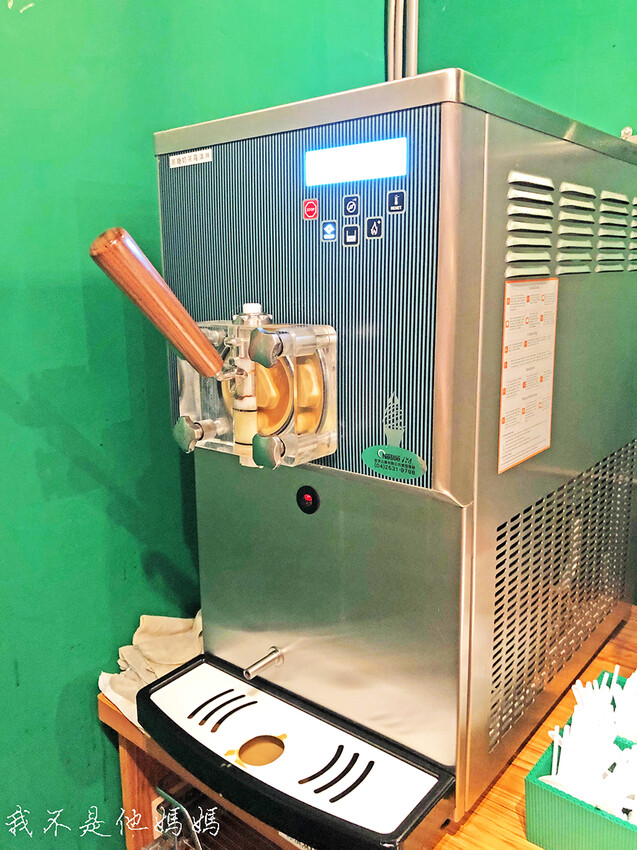 狂一鍋外國朋友狂暴推薦,深夜狂一鍋,狂一鍋,新台式火鍋,台人玩鍋,宵夜火鍋 ,宵夜餐廳,客家鹹湯圓,肉多多火鍋新品牌,樂多多集團,台灣狂潮狂一鍋