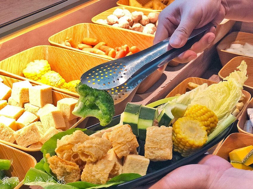 狂一鍋外國朋友狂暴推薦,深夜狂一鍋,狂一鍋,新台式火鍋,台人玩鍋,宵夜火鍋 ,宵夜餐廳,客家鹹湯圓,肉多多火鍋新品牌,樂多多集團,台灣狂潮狂一鍋