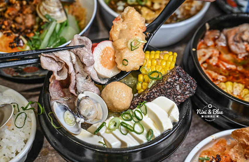 台中南屯萬和宮美食，超愛油潑辣子麵、麻辣油條，不吃辣的推薦柚香雞湯麵 -妮妮布魯