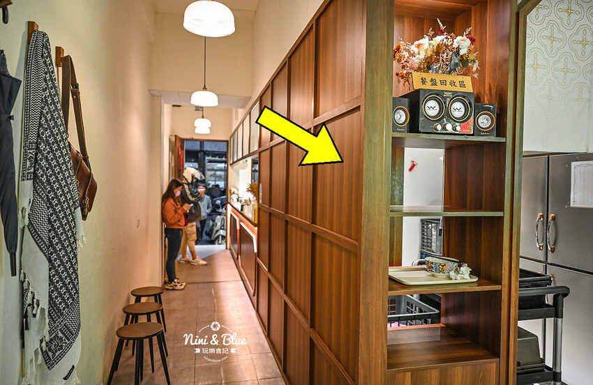 台中南屯萬和宮美食，超愛油潑辣子麵、麻辣油條，不吃辣的推薦柚香雞湯麵 -妮妮布魯