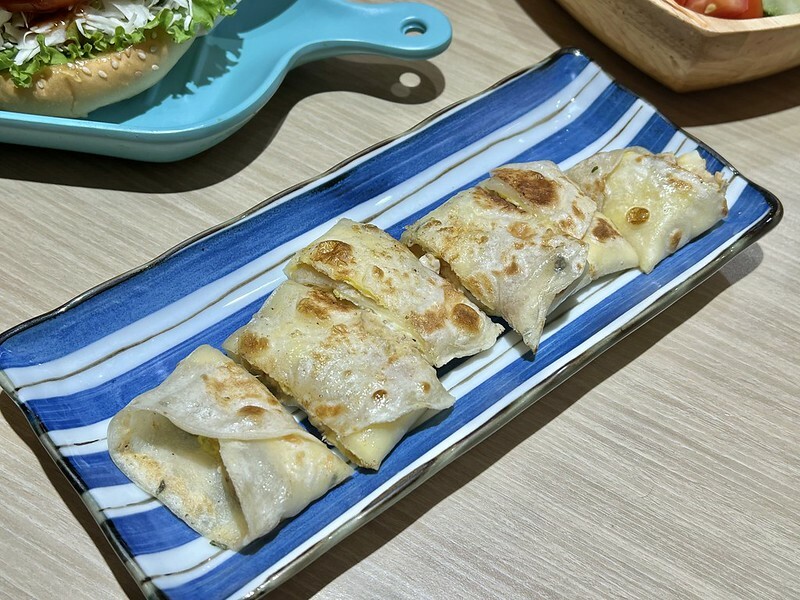 (林口早餐)小食早早~獨特彈牙炒涼麵、招牌小食蛋餅、清爽凱薩 (林口早餐)小食早早~獨特彈牙炒涼麵、招牌小食蛋餅、清爽凱薩