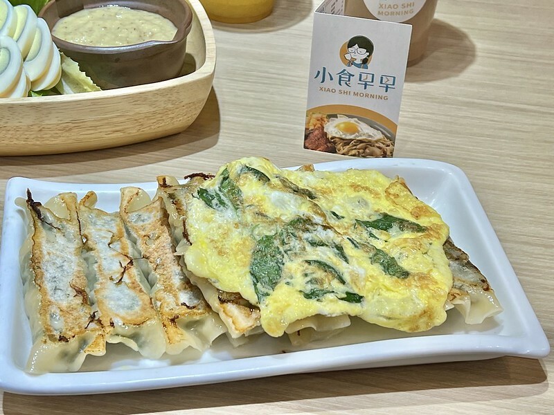 (林口早餐)小食早早~獨特彈牙炒涼麵、招牌小食蛋餅、清爽凱薩 (林口早餐)小食早早~獨特彈牙炒涼麵、招牌小食蛋餅、清爽凱薩