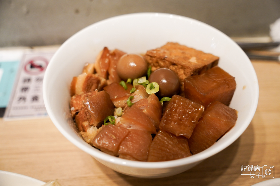 14金門美食文青小店雨川食堂高粱肉燥飯家常五花飯一條根雞湯.jpg