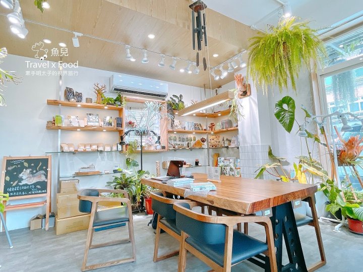 綠色植栽滿載，都市森林系的美食饗宴 ─ Vittaria Café 書帶蕨 - 魚兒 x 牽手明太子的「視」界旅行