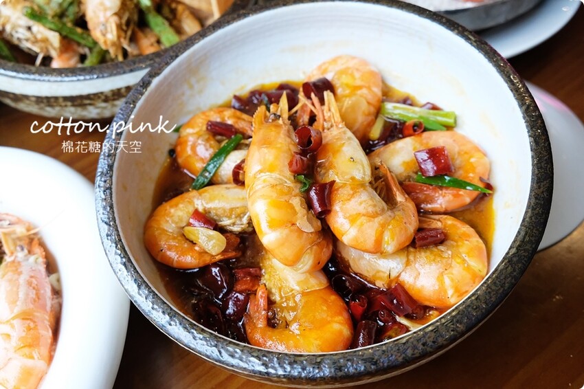 台中全蝦料理這裡吃！鴻龍宴超過十種口味全蝦餐超過癮 - 棉花糖的天空