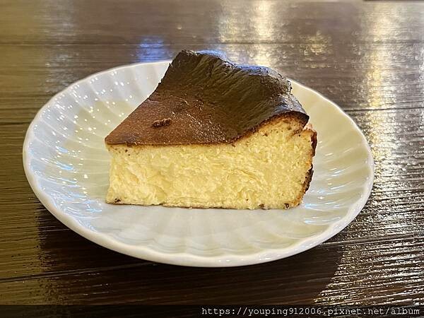 新北新店區｜老派的約會 只要無候位就不限時的輕食店，必點手工法式鹹派，想約下午茶甜食跟飲品也通通滿足(