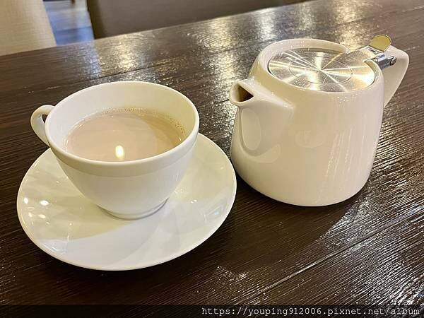 新北新店區｜老派的約會 只要無候位就不限時的輕食店，必點手工法式鹹派，想約下午茶甜食跟飲品也通通滿足(