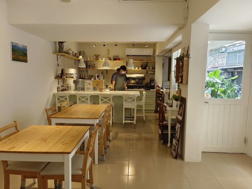 【永和】巷弄咖啡推薦。夏班納咖啡。推印度海洋香氣豆+提拉米蘇環境舒服宜人