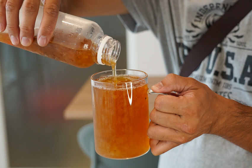 CP值超高豆花甜品店！豆花、糖水都自己做，糖水豆花、綠豆湯、薏仁湯才30元！加料只要五塊錢