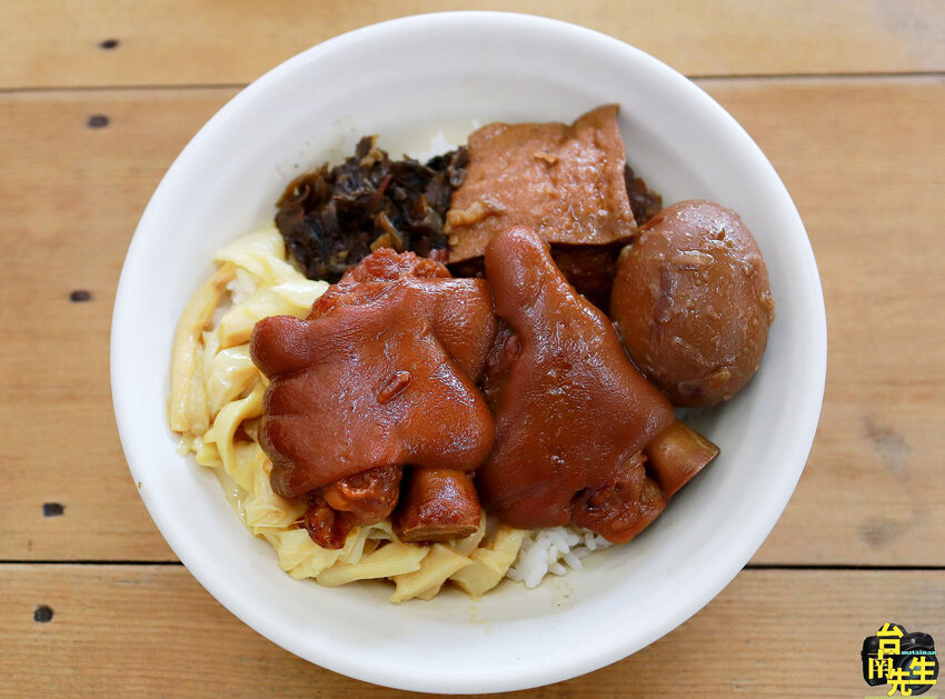 台南豬腳飯／無名豬腳飯復出回歸／等了一年多才吃到／限量供應晚來吃不到／老饕私藏口袋名單