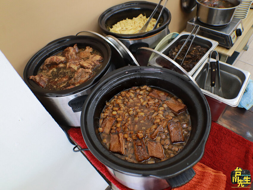 台南豬腳飯／無名豬腳飯復出回歸／等了一年多才吃到／限量供應晚來吃不到／老饕私藏口袋名單