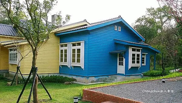 台北市陽明山【星巴克 草山門市】美國鄉村小鎮風