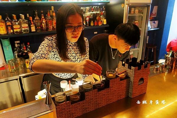 BinB書䏱 Bar in Book｜新埔民生捷運站出站一分