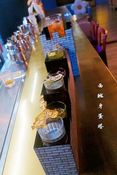 BinB書䏱 Bar in Book｜新埔民生捷運站出站一分