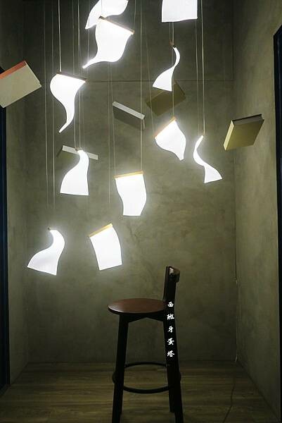 BinB書䏱 Bar in Book｜新埔民生捷運站出站一分