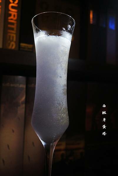 BinB書䏱 Bar in Book｜新埔民生捷運站出站一分