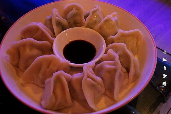 BinB書䏱 Bar in Book｜新埔民生捷運站出站一分