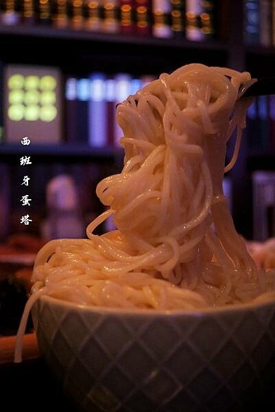 BinB書䏱 Bar in Book｜新埔民生捷運站出站一分