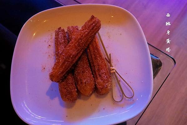 BinB書䏱 Bar in Book｜新埔民生捷運站出站一分