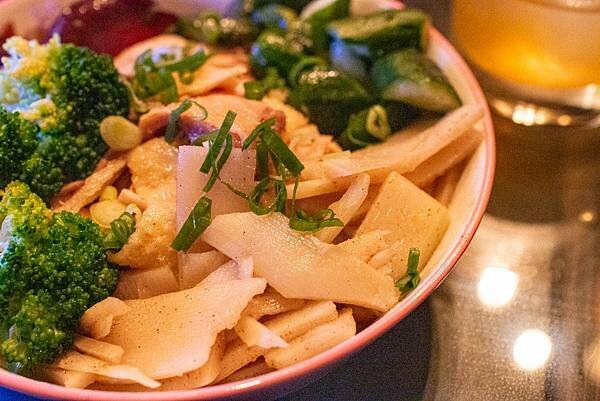 【板橋酒吧】書䏱 Bar in Book-全台第一家裡面有書的酒吧店