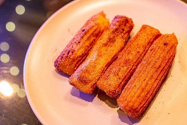 【板橋酒吧】書䏱 Bar in Book-全台第一家裡面有書的酒吧店