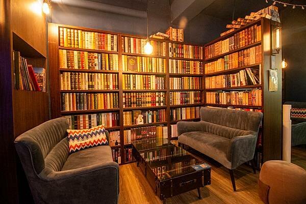 【板橋酒吧】書䏱 Bar in Book-全台第一家裡面有書的酒吧店