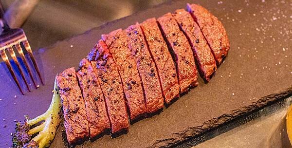 【板橋酒吧】書䏱 Bar in Book-全台第一家裡面有書的酒吧店