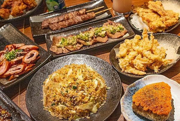 【板橋酒吧】書䏱 Bar in Book-全台第一家裡面有書的酒吧店