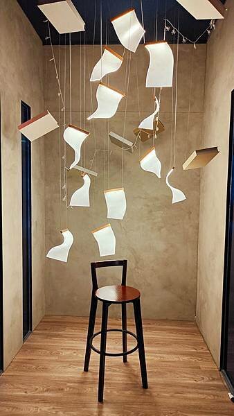 【板橋酒吧】書䏱 Bar in Book-全台第一家裡面有書的酒吧店