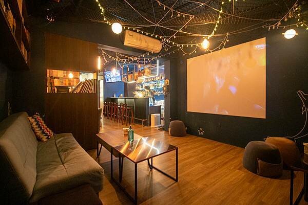 【板橋酒吧】書䏱 Bar in Book-全台第一家裡面有書的酒吧店