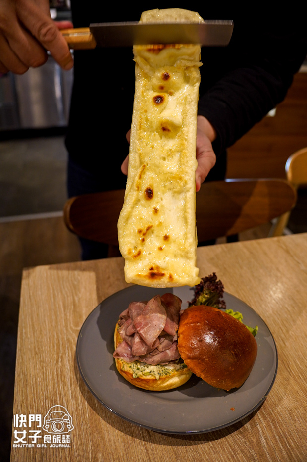 44布夫瑞士起司鍋Roast beef 燒牛肉漢堡瑞克雷熱刮起司現刮起司.jpg