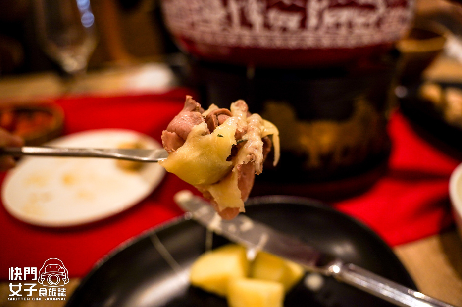 51布夫瑞士起司鍋Roast beef 燒牛肉漢堡瑞克雷熱刮起司現刮起司.jpg