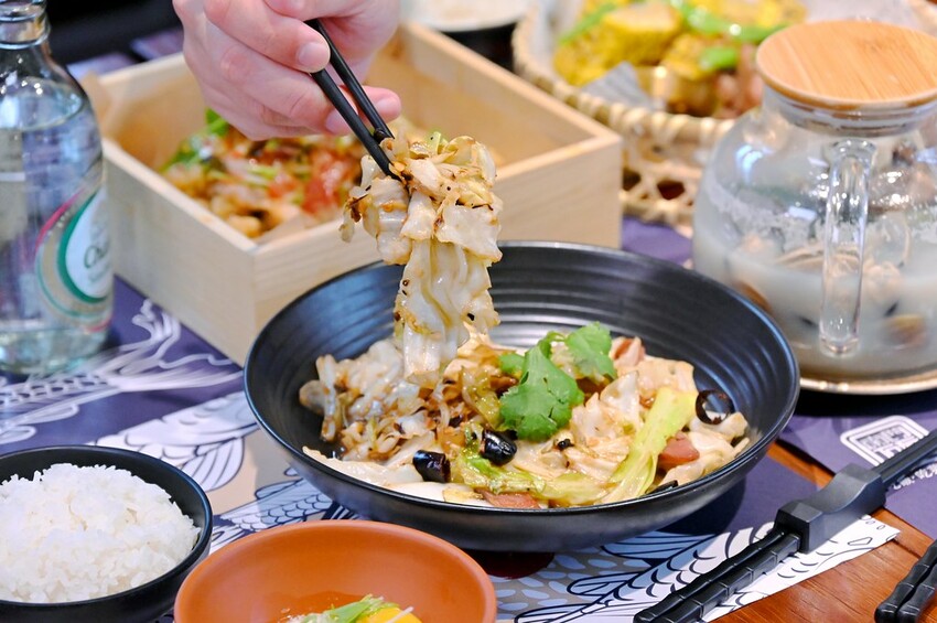 台中預約私廚餐廳 中式結合南洋創意風味超下飯 超濃蛤蠣湯必點|南門礄下飯菜