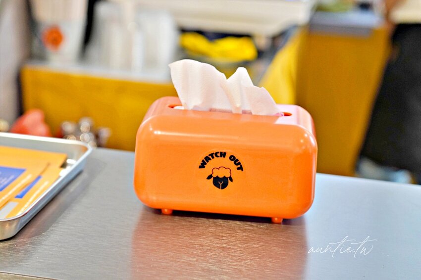 【台南】南區|WATCH OUT 小二,新開幕韓系咖啡廳,蛋沙拉三明治、焦糖布丁