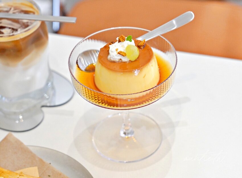 【台南】南區|WATCH OUT 小二,新開幕韓系咖啡廳,蛋沙拉三明治、焦糖布丁