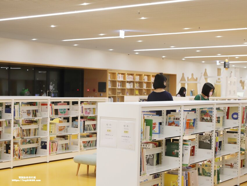 DYC.COFFEE打咖啡實驗室 量身客製科技化烘培 & 書香 X 咖啡香一起感受